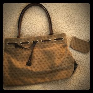 Dooney & Burke Classic Tassel Tote (Pre-Owned)